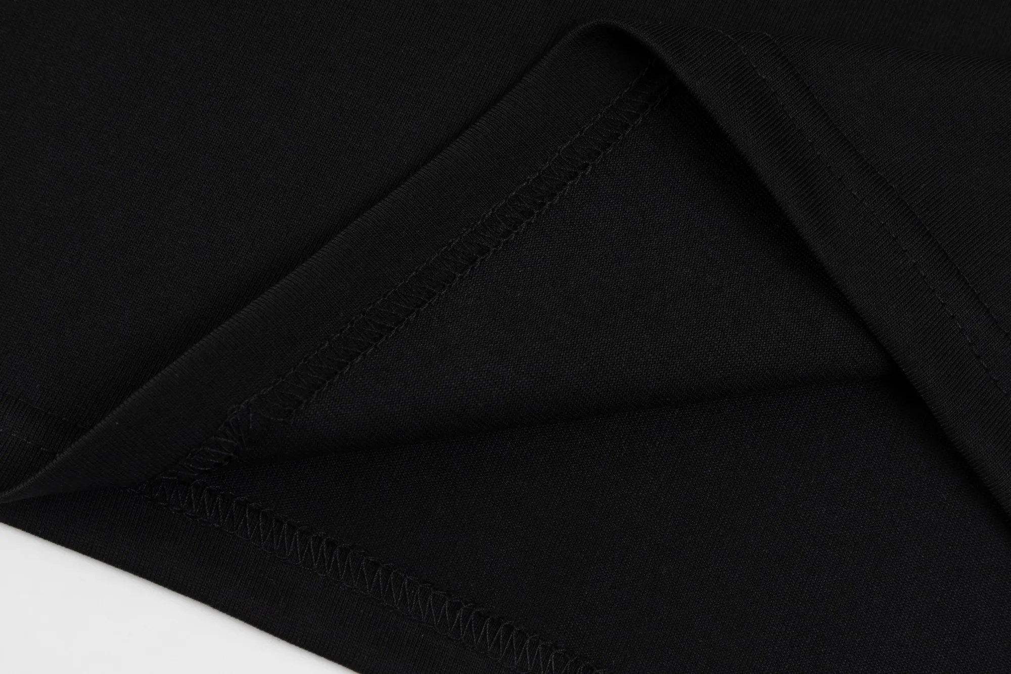 May 1st Welfare Style 🅿️116 - Crow Heart Short-sleeved T-shirt, same style for men and women - Made of original 280g 100% cotton fabric, soft and comfortable, threads are dyed in the same vat with zero color difference, exclusive quality difference currency, welcome to compare - Color: Black - Size: XS S M L